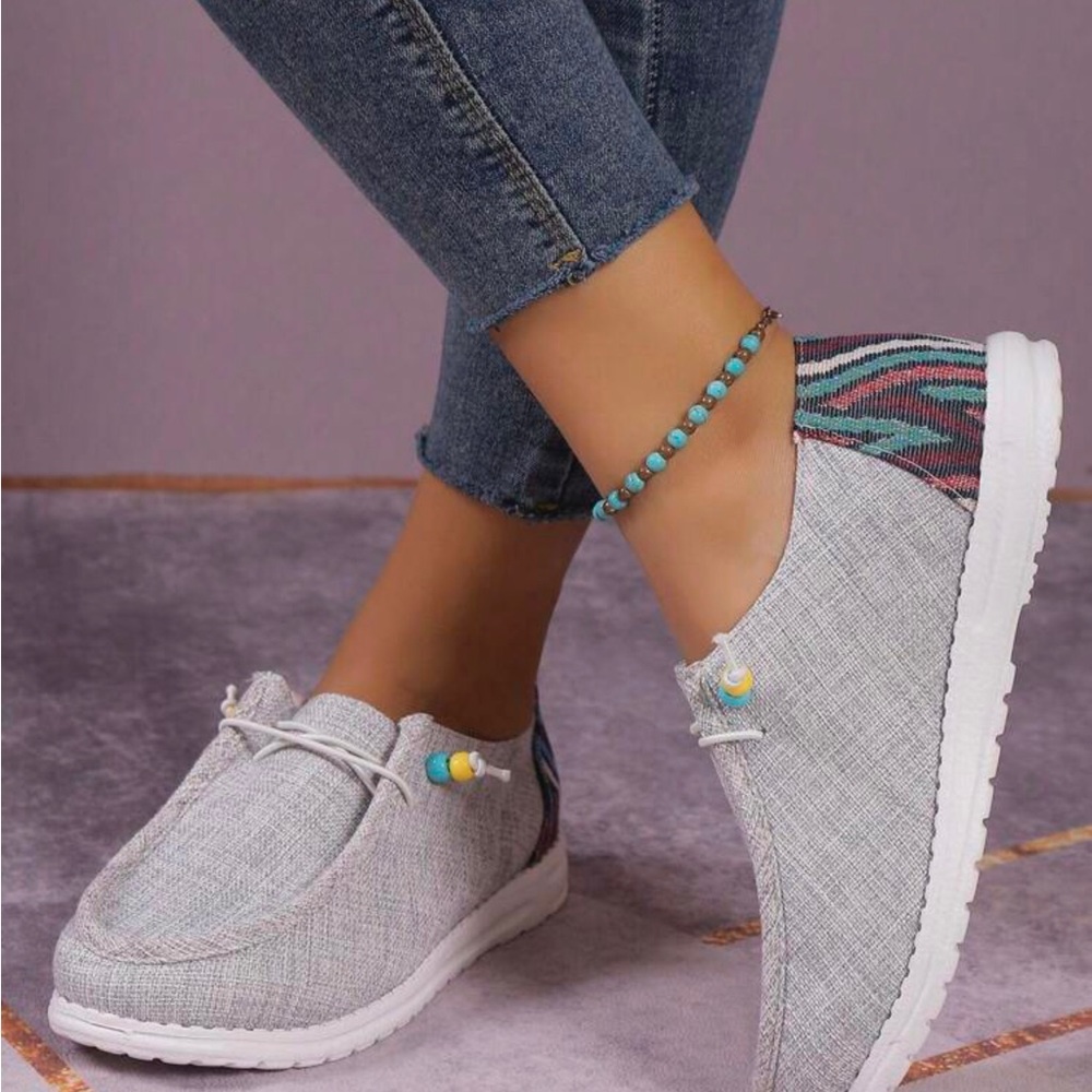 NWT WOMENS BOHO LIGHT GREY CANVAS SLIP ON SHOES SIZE 42/10.5